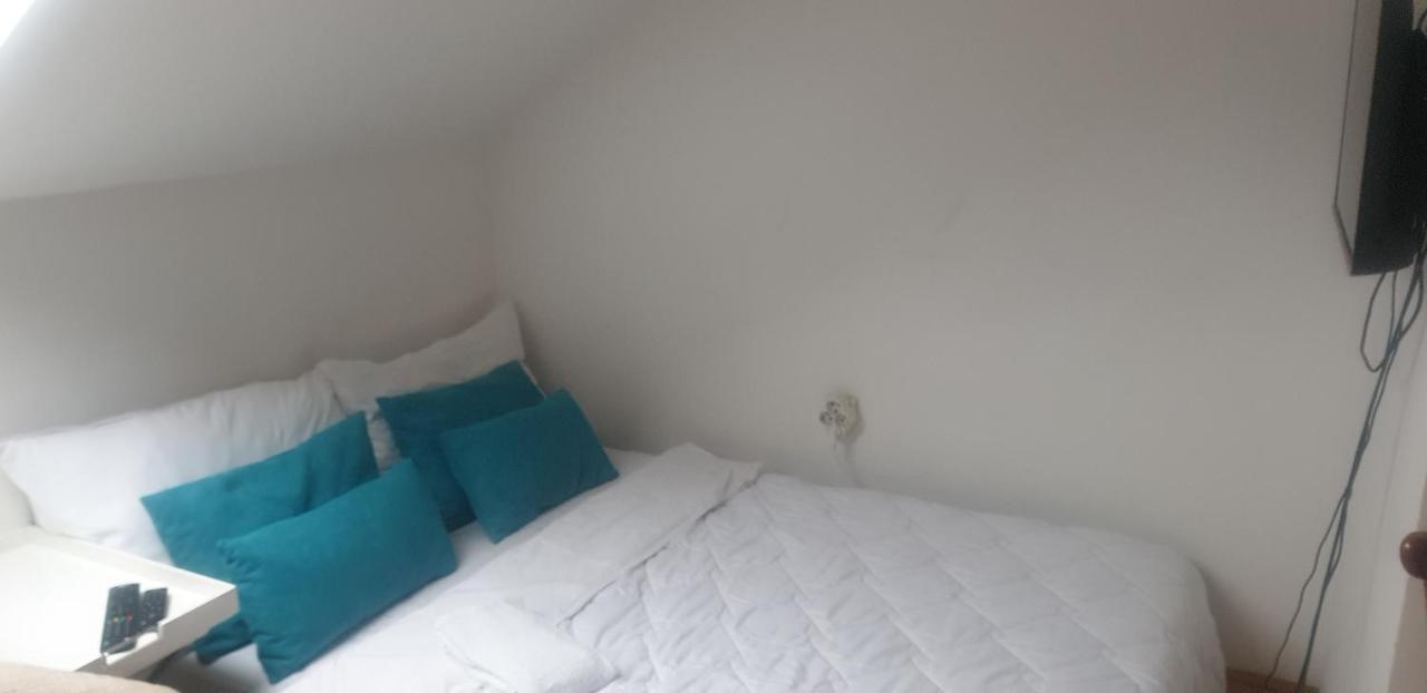 Apartmani Emerald Dream Novi Sad Esterno foto